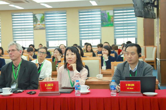 Participants of the workshop in Hanoi. From left to right. Dr. Sliwka, DLR, Dr. Juan Du, TU Dortmund University and Dr. Yang Liang, LMU. 