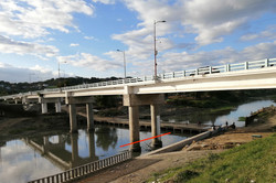 DPWH’s (Department of Public Works and Highways) undergoing new bridge project. The 17-meter water level (red line) monitored by Marikina Central Communication and Command Centre marks the first preparedness for flooding. Field visit in February 2020.